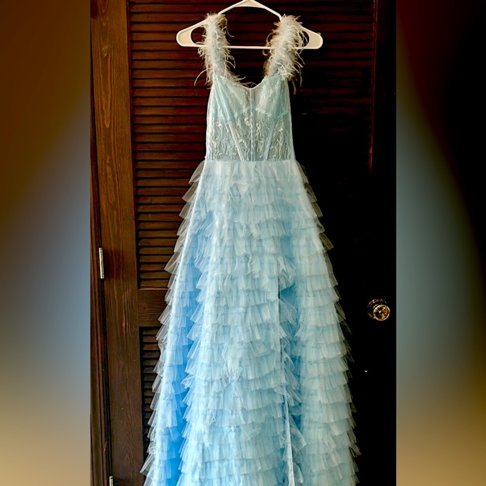 Formal dress baby blue with feathers